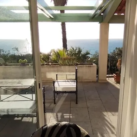 Confortable En Bord De Avec Piscine * Bandol