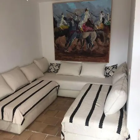 Confortable En Bord De Avec Piscine Villa *