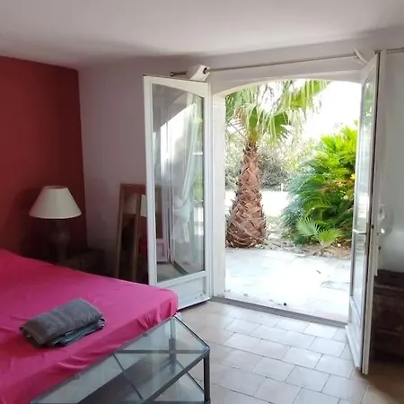 Villa Confortable En Bord De Avec Piscine