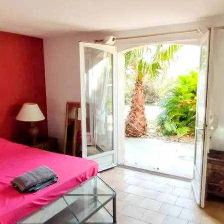 Villa Confortable En Bord De Avec Piscine